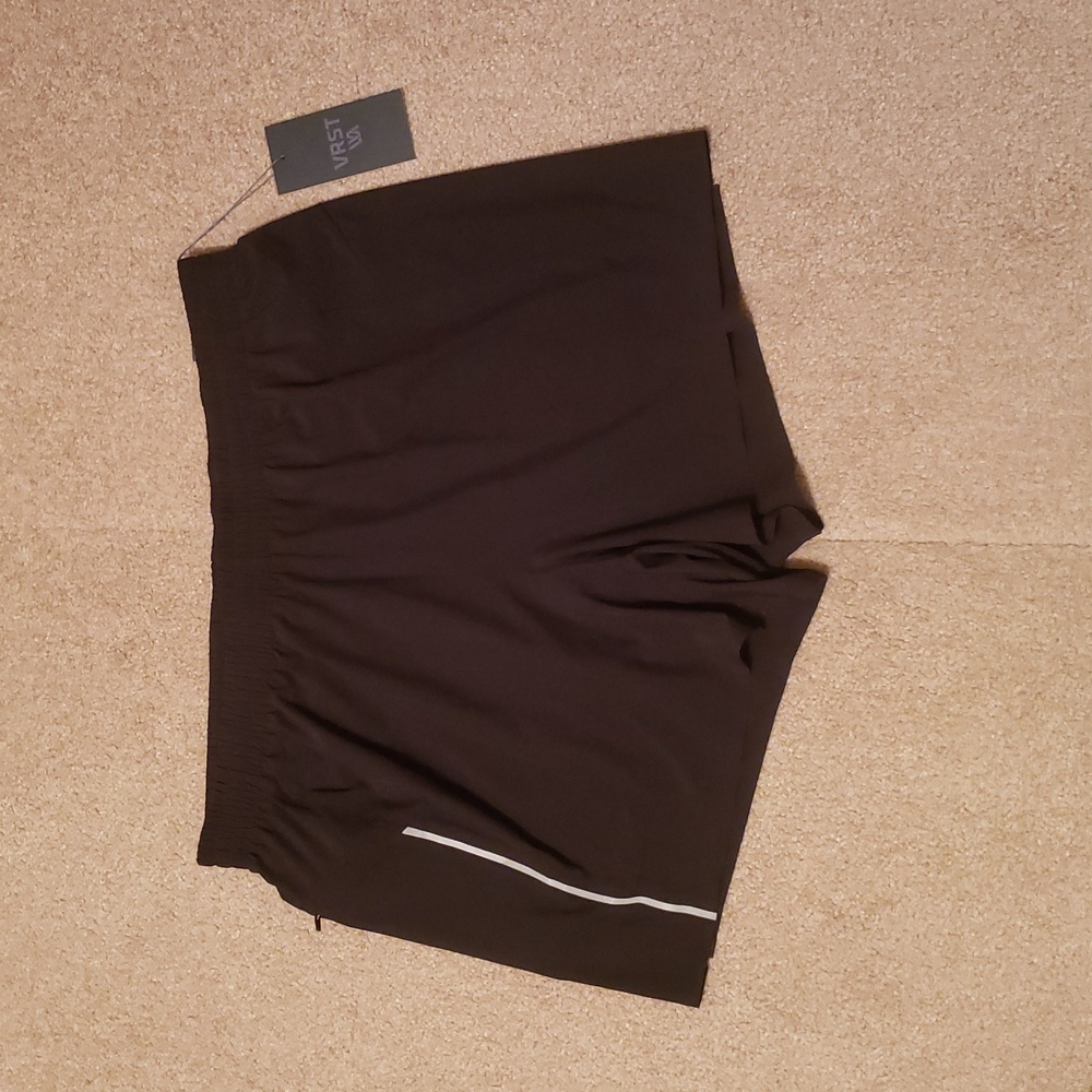 NWT VRST Men's Black 5" Accelerate Shorts